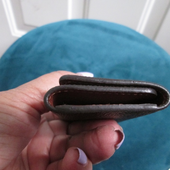 LOUIS VUITTON  Monogram 4 Key Multiples Holder - Picture 13 of 14